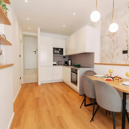 Lana Stobrec Apartman *