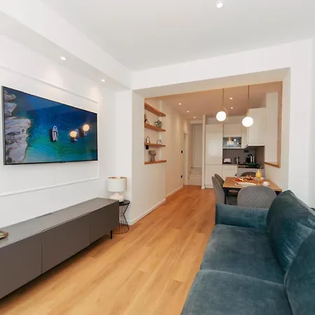 Lana Stobrec Apartman *